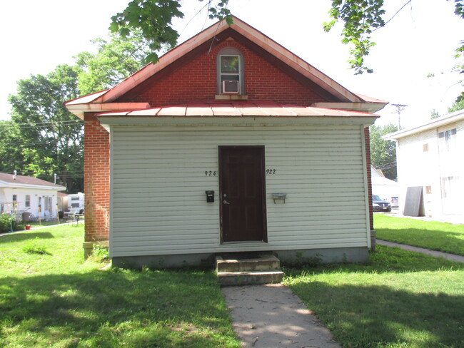 924 Cameron Ave, Unit 924 in La crosse, WI - Foto de edificio - Building Photo