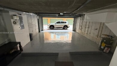 2961 NE 185th St in Aventura, FL - Building Photo - Building Photo