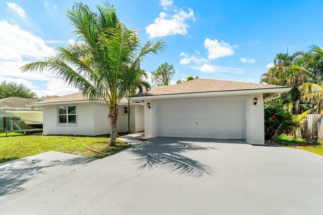 7600 Cocoanut Dr in Greenacres, FL - Building Photo - Building Photo