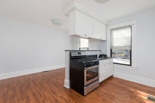 1371 Chapel St in New Haven, CT - Building Photo