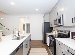 703 Southview Dr, Unit 927 in Oxford, MS - Foto de edificio - Building Photo