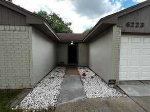 6223 Brookgate Dr in Spring, TX - Building Photo - Building Photo