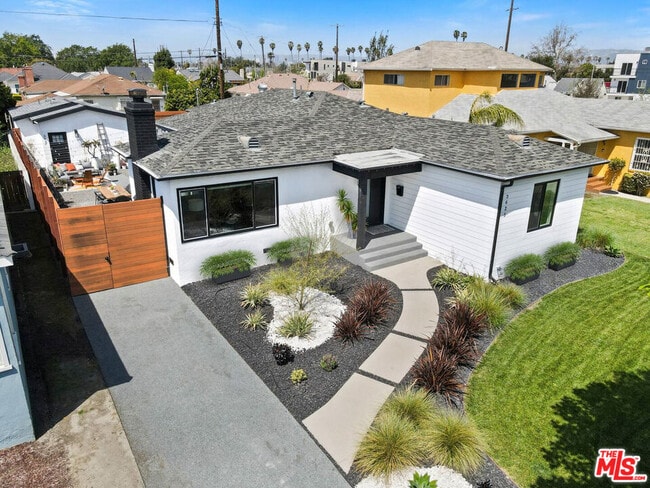 3625 Somerset Dr in Los Angeles, CA - Building Photo - Building Photo