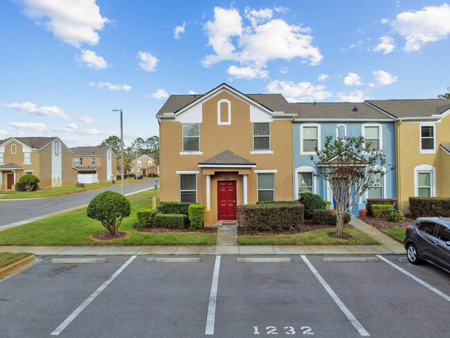 1232 Baronscourt Dr in Wesley Chapel, FL - Building Photo - Building Photo