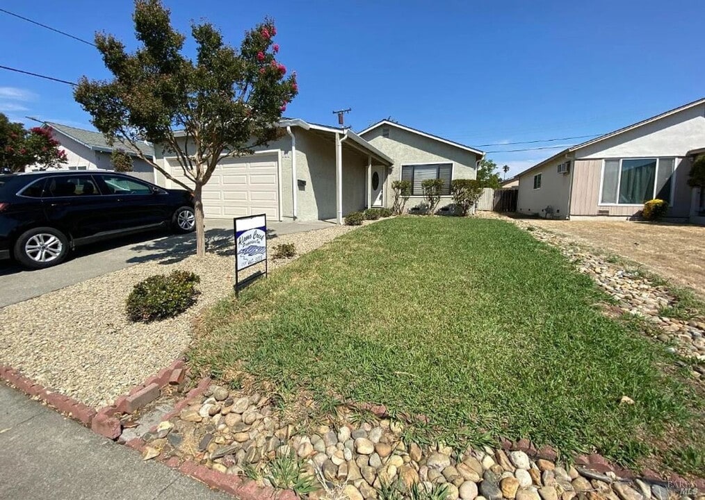 506 Nebraska St in Fairfield, CA - Building Photo