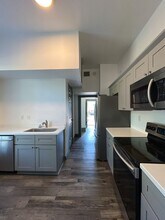 802 Montana St in San Antonio, TX - Foto de edificio - Building Photo