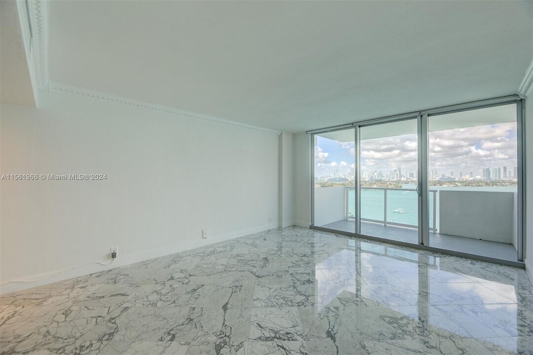1200 West Ave, Unit 1425 in Miami Beach, FL - Foto de edificio