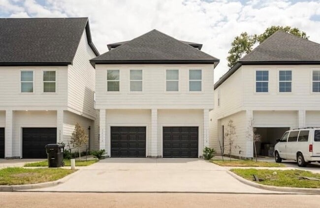 3231 Real St