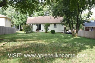 14121 S Cottonwood Dr in Olathe, KS - Building Photo - Building Photo