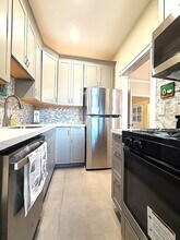 1263 Commonwealth Ave, Unit 5 in Boston, MA - Building Photo - Building Photo