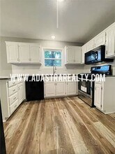 1390 W Prairie Ct in Olathe, KS - Building Photo - Building Photo