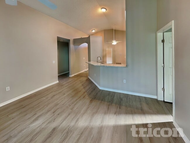 2465 Hybrid Dr in Kissimmee, FL - Building Photo - Building Photo