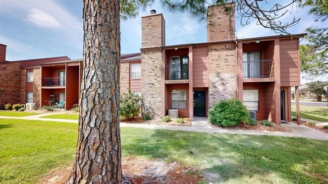 property at 904 University Oaks Blvd