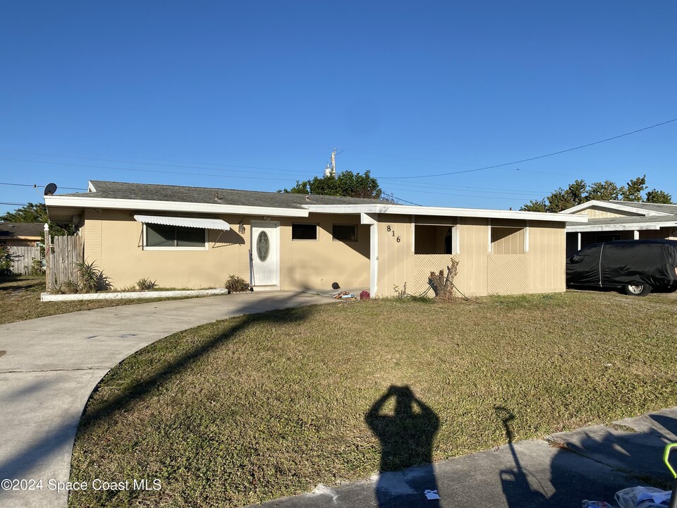 816 Bianca Dr NE in Palm Bay, FL - Building Photo