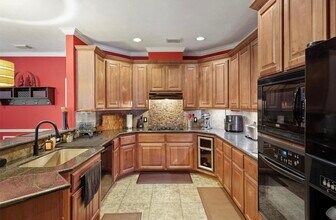 2646 Couch in Houston, TX - Building Photo - Building Photo