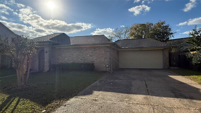 7706 Winter Glen Ln in Houston, TX - Building Photo - Building Photo