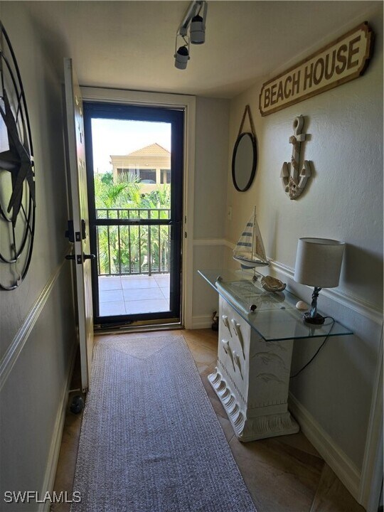 7119 Lakeridge View Court in Ft. Myers, FL - Building Photo