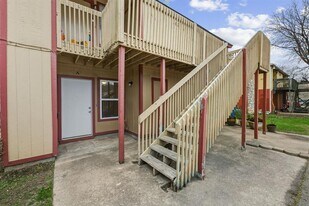 2303 Rachael Ct in Austin, TX - Building Photo