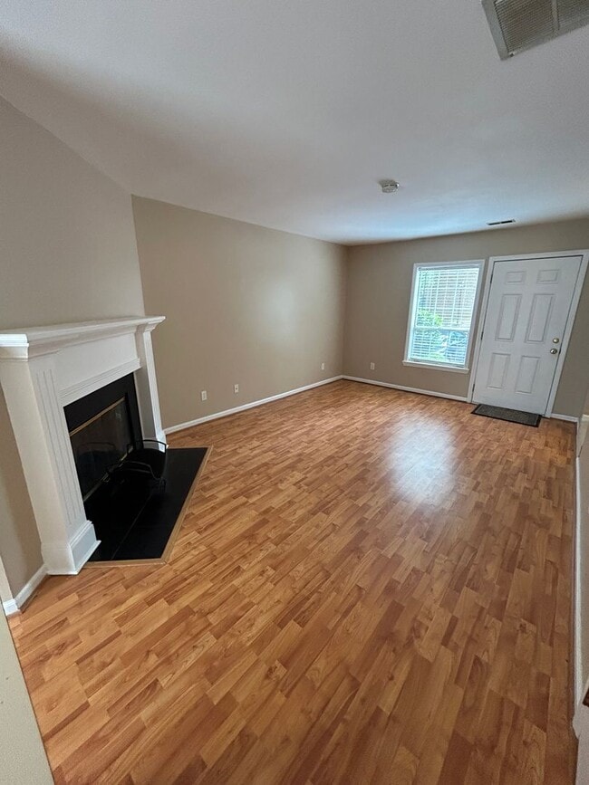 128 Friar Ln in Carrboro, NC - Building Photo - Building Photo