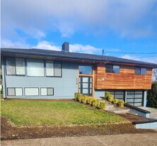 219 NW 19th Ave in Camas, WA - Building Photo