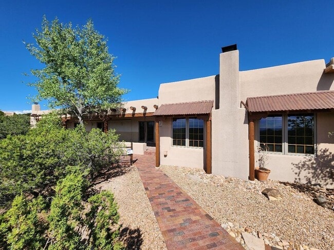 4 Palentine Rd in Santa Fe, NM - Building Photo - Building Photo