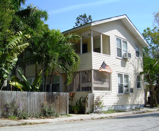 809-815 N 10th Ave in St. Petersburg, FL - Building Photo - Building Photo