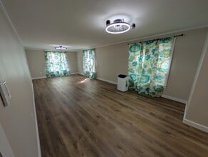 41 E Sloss Ave in Defuniak Springs, FL - Building Photo - Building Photo