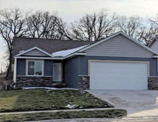 4380-4335 35 St NW in Rochester, MN - Building Photo - Building Photo