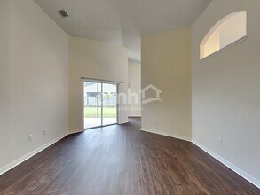 14335 Moon Flower Dr in Tampa, FL - Building Photo - Building Photo