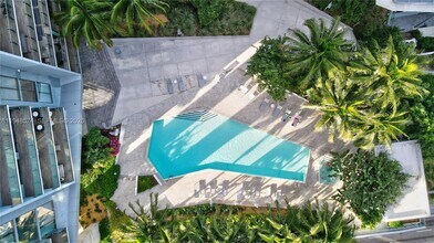 88 SW 7th St, Unit 4110 in Miami, FL - Building Photo - Building Photo