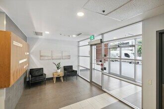 309-601 Kingston Rd in Toronto, ON - Building Photo - Building Photo