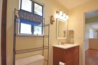 44-124 Ikeanani Dr, Unit A - Upstairs Unit in Kaneohe, HI - Building Photo - Building Photo