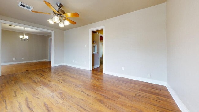 1730 NW Ash Ave in Lawton, OK - Building Photo - Building Photo