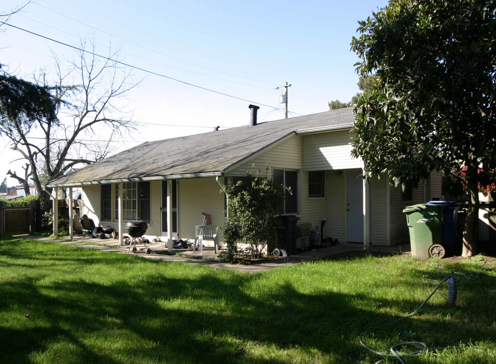 213-227 Todd Rd in Santa Rosa, CA - Building Photo