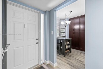 6620 Boca Del Mar Dr in Boca Raton, FL - Building Photo - Building Photo