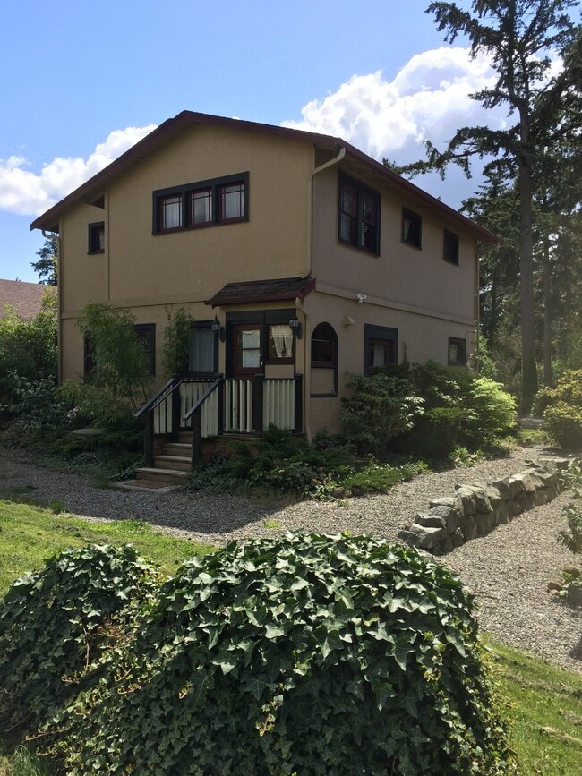 property at 105 125th St E