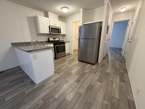 15323 Enchante Dr in Clinton Township, MI - Building Photo - Building Photo