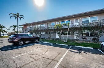 2 Causeway Blvd in Dunedin, FL - Building Photo - Building Photo