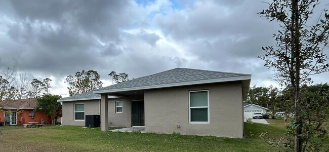 1620 Geranium Ave in North Port, FL - Building Photo - Building Photo