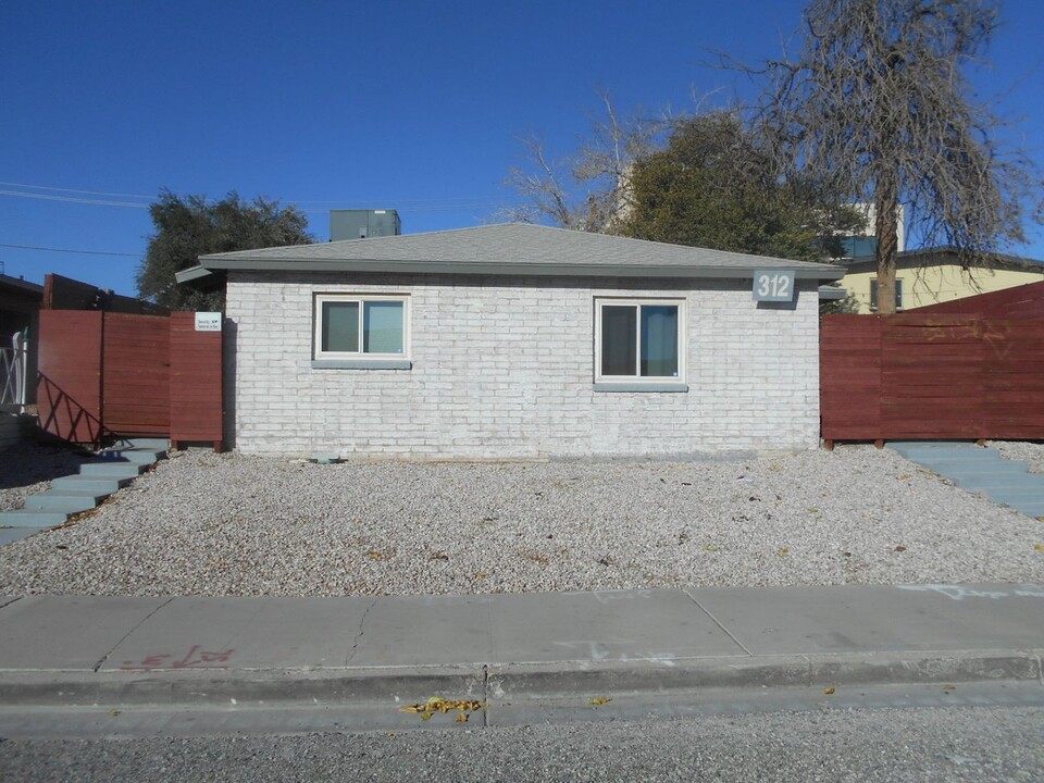 312 S Maryland Pkwy in Las Vegas, NV - Building Photo