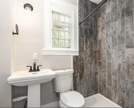 470 Dayton St in Cincinnati, OH - Foto de edificio - Building Photo