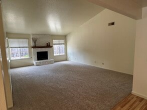 398 Corrida Dr in San Luis Obispo, CA - Foto de edificio - Building Photo