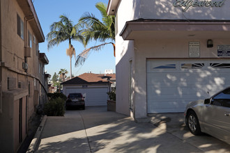 725 Edgewood St in Inglewood, CA - Foto de edificio - Building Photo