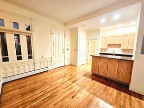 197 Commonwealth Ave, Unit 1 in Boston, MA - Foto de edificio - Building Photo