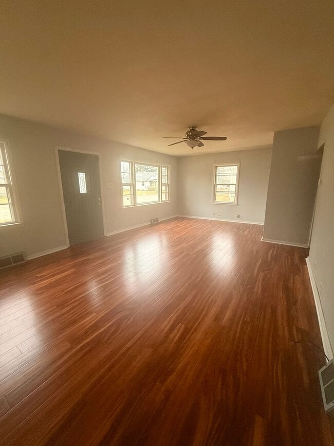 240 Grand Ave in Loves Park, IL - Building Photo - Building Photo