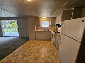 28775 SE Eagle Creek Rd in Estacada, OR - Building Photo - Building Photo