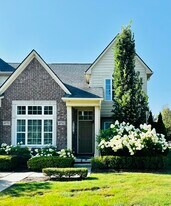 45762 S Stonewood Rd in Canton Township, MI - Building Photo