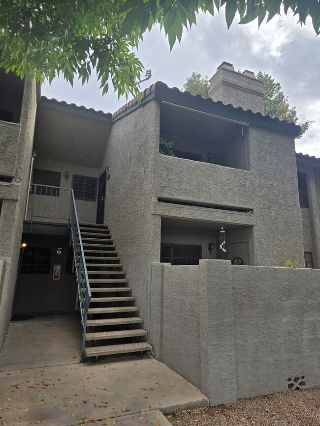 property at 533 W Guadalupe Rd