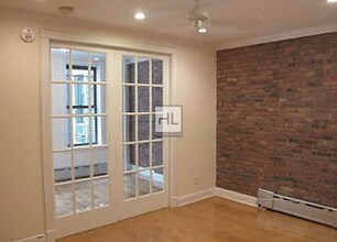 CHRISTOPHER ST. in New York, NY - Foto de edificio - Building Photo