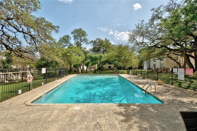 5320 Balcones Dr in Austin, TX - Building Photo - Building Photo